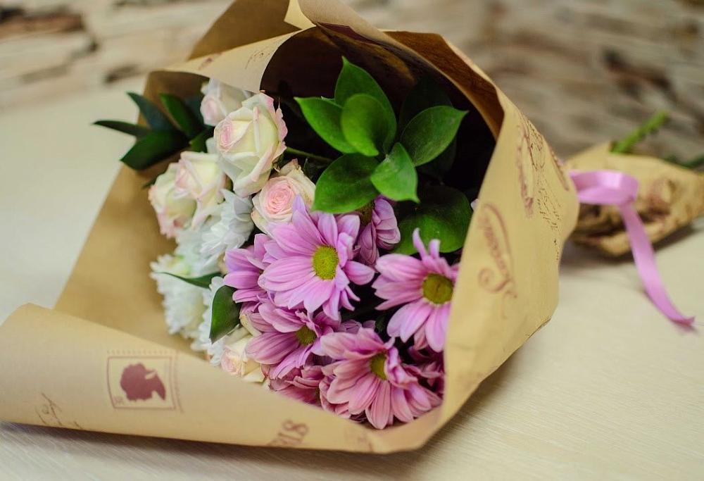 Букет цветов из: Розы и Хризантемы в Рамони