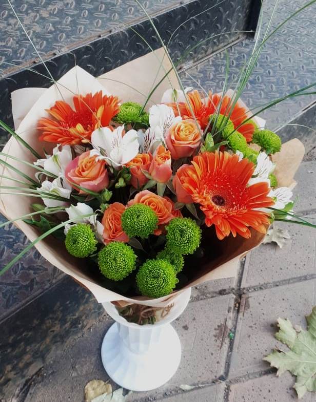 Букет цветов из: Герберы, Хризантемы, Альстромерии и Розы в Рамони
