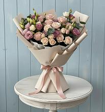 Букет цветов из:  Розы и Лизиантусы в Рамони