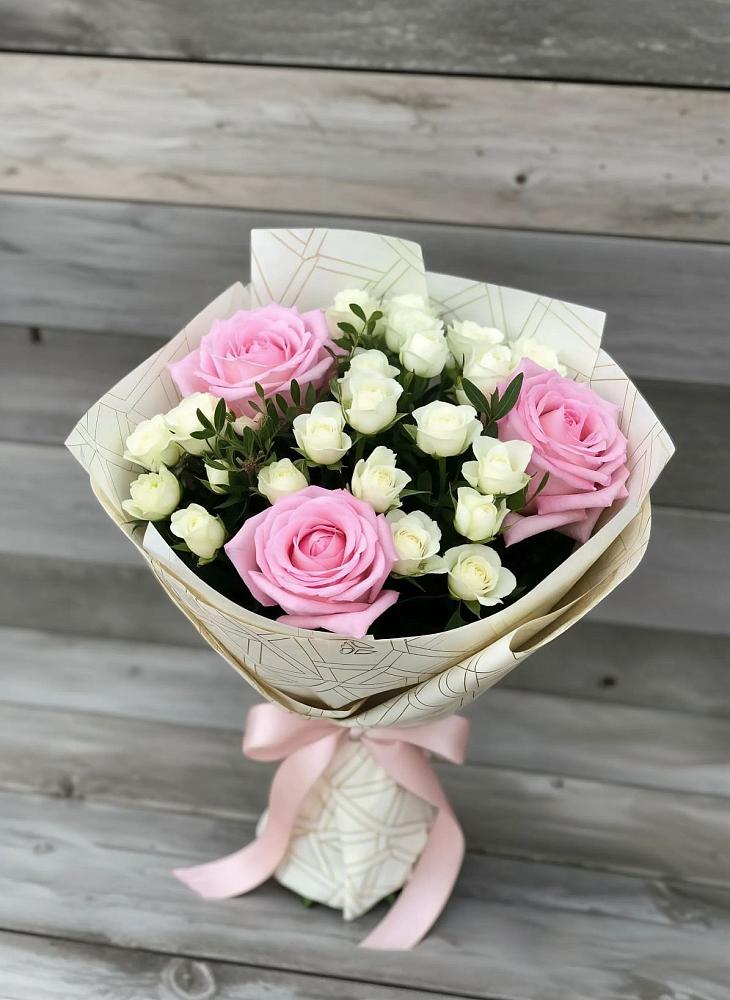 Букет цветов из: Розы в Рамони