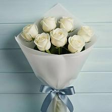 Букет 7 Белых роз Эдлесс Лав в Рамони