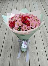 Букет цветов из:  Альстромерии в Рамони