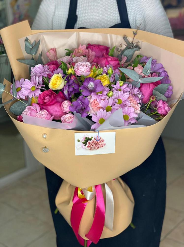 Букет цветов из: Хризантемы, Гвоздики и Альстромерии в Рамони