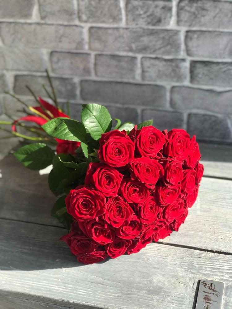 Букет Красные розы Фридом в Рамони