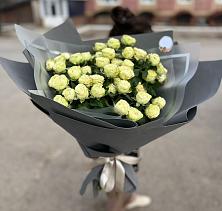 Букет Белые кустовые розы Солинеро в Рамони