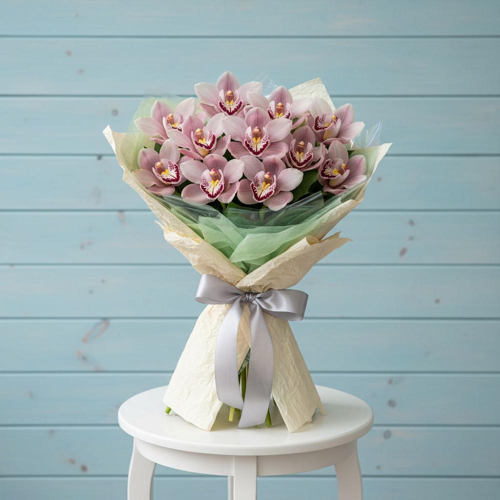 Букет цветов из: Орхидеи и Розы в Рамони