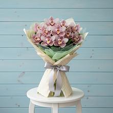 Букет цветов из:  Орхидеи и Розы в Рамони