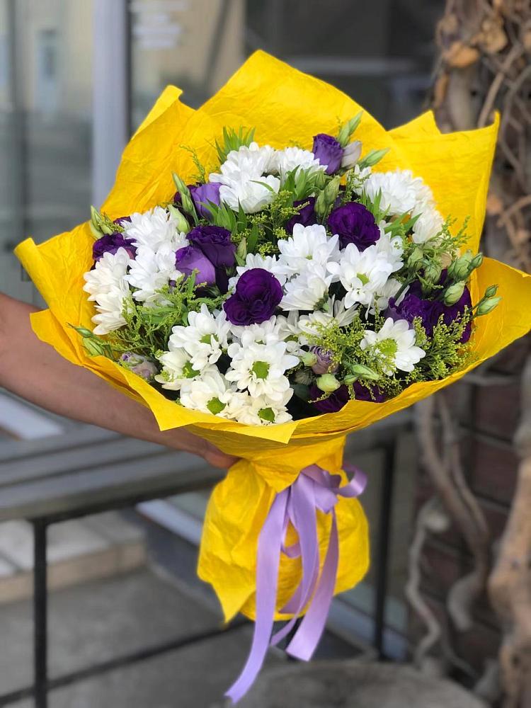 Букет цветов из: Ирисы, Хризантемы и Ромашки в Рамони
