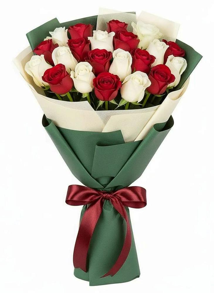 Букет Микс из красных и белых роз в Рамони