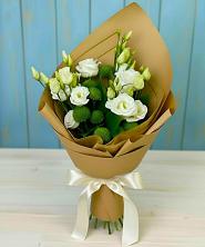 Букет цветов из:  Хризантемы и Лизиантусы в Рамони