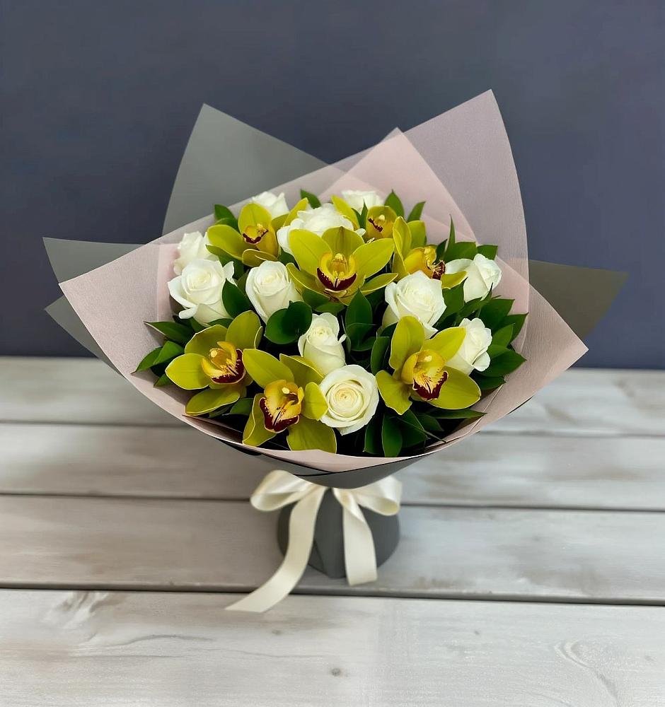 Букет цветов из: Орхидеи и Розы в Рамони