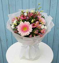 Букет цветов из:  Герберы, Альстромерии и Лизиантусы #REPLACE_PRED# Рамони