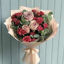 Букет цветов из:  Гвоздики и Розы в Рамони