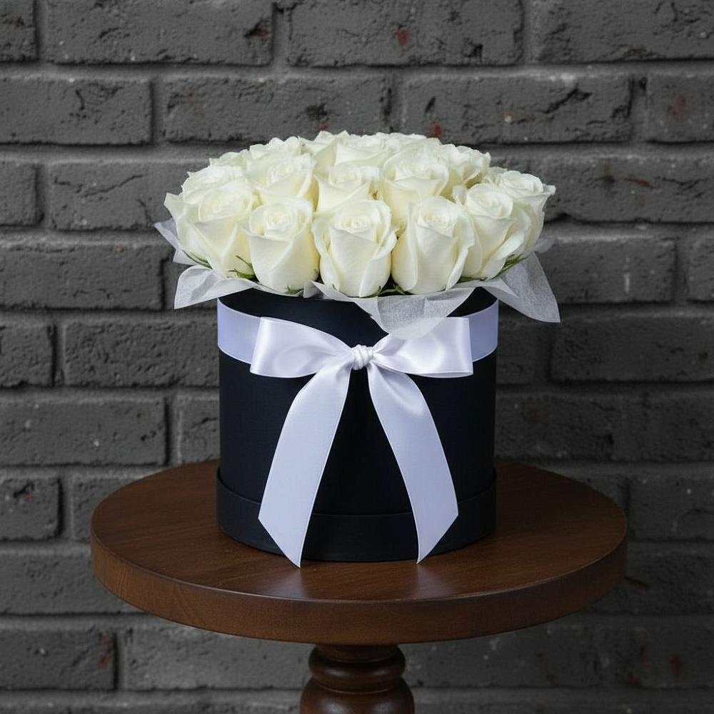 Цветочная композиция из Розы в шляпной коробке в Рамони