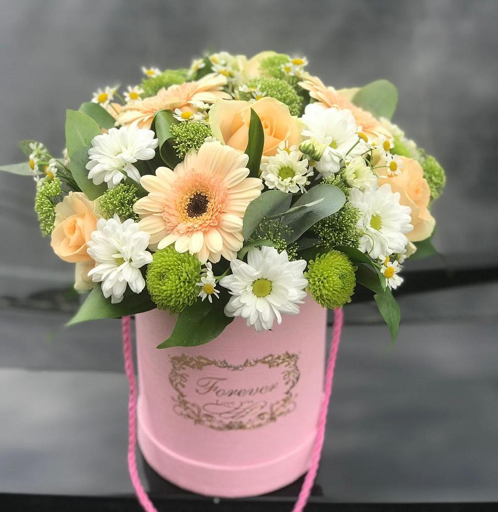 Цветочная композиция из Розы, Герберы и Хризантемы в шляпной коробке в Рамони