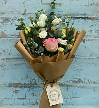 Букет цветов из:  Розы и Лизиантусы в Рамони