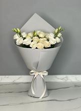 Букет цветов из:  Розы и Лизиантусы в Рамони